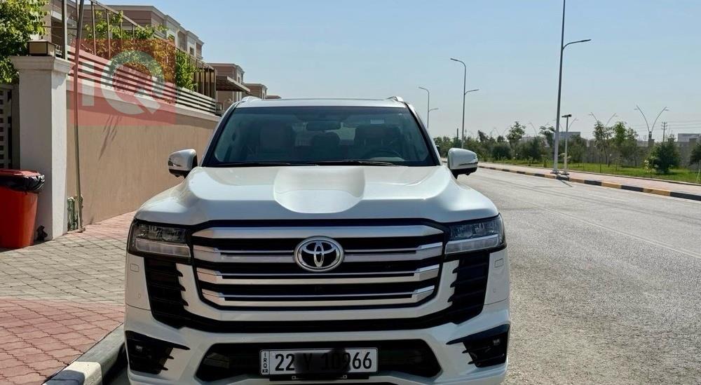 تۆیۆتا لاند کروزەر